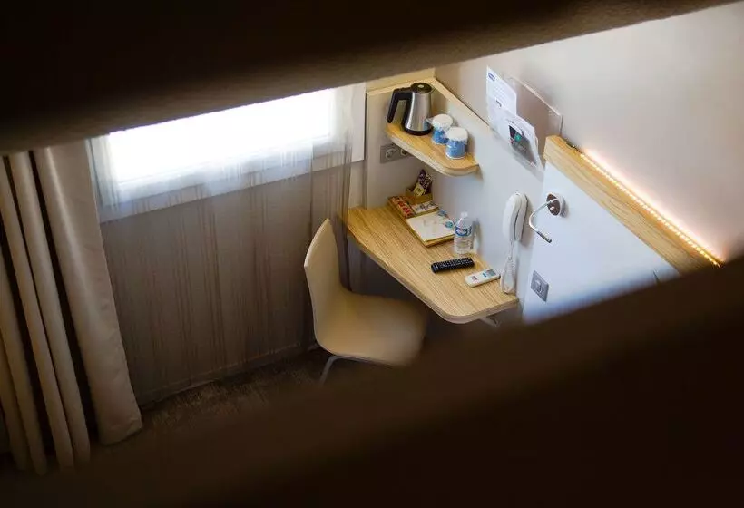 هتل Kyriad Montpellier Sud A709