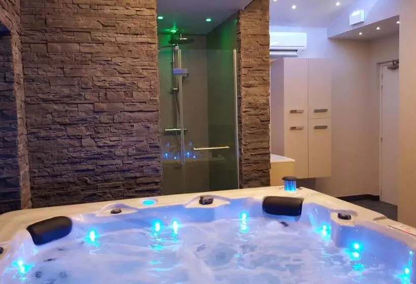 Logis Hotel Restaurant Spa Les Oliviers