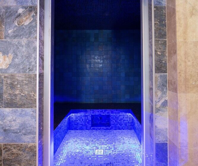 Logis Hotel Restaurant Spa Les Oliviers