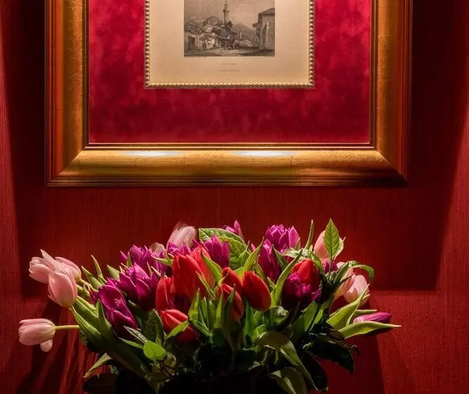 Maison Grecque Hotel Extraordinaire