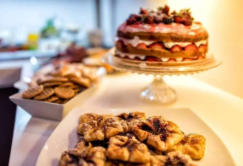 Maison Grecque Hotel Extraordinaire