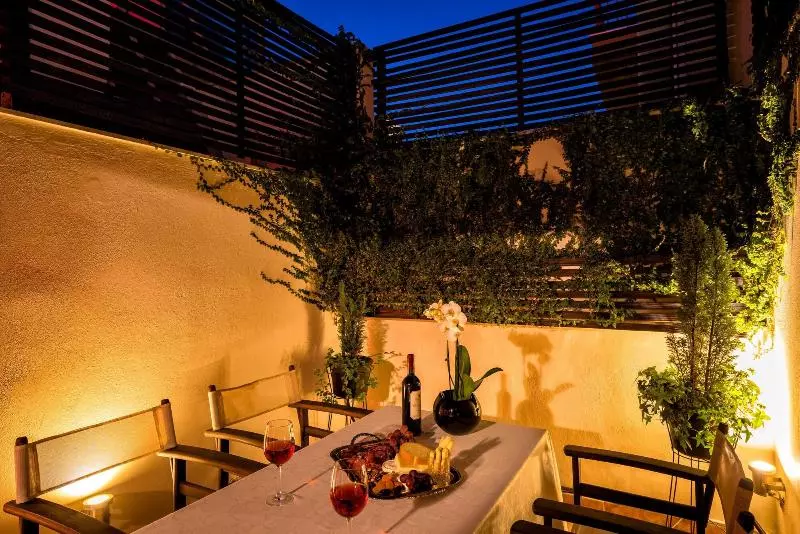 Maison Grecque Hotel Extraordinaire