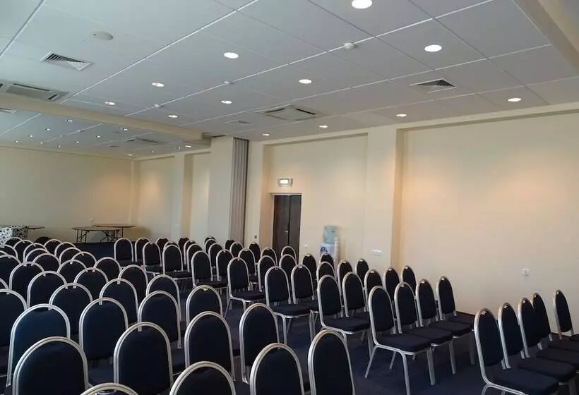 Ramada Hotel & Suites By Wyndham Alabuga