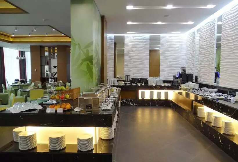 Ramada Hotel & Suites By Wyndham Alabuga