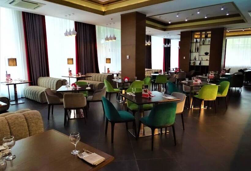 Ramada Hotel & Suites By Wyndham Alabuga