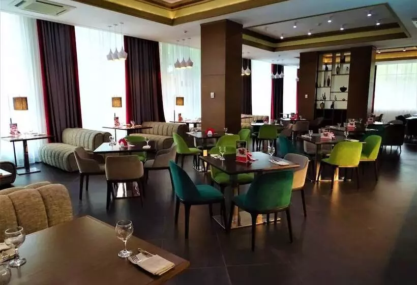 Ramada Hotel & Suites By Wyndham Alabuga