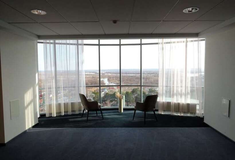 Ramada Hotel & Suites By Wyndham Alabuga