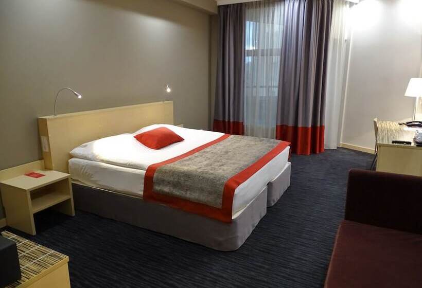 Ramada Hotel & Suites By Wyndham Alabuga