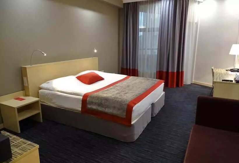 Ramada Hotel & Suites By Wyndham Alabuga