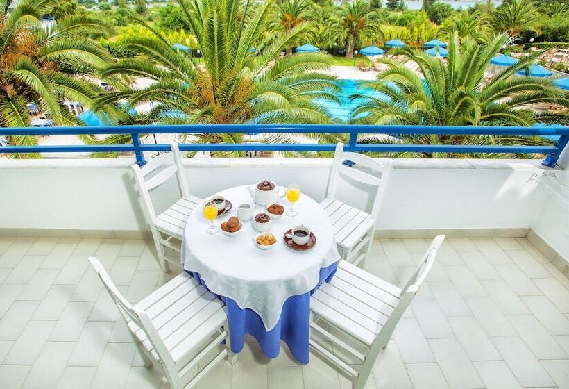 Hotelli Xenios Port Marina