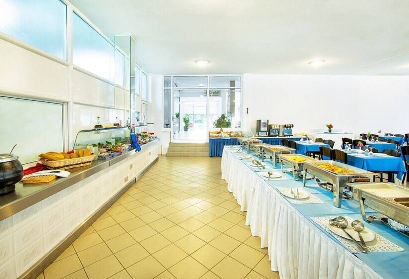 Hotelli Xenios Port Marina