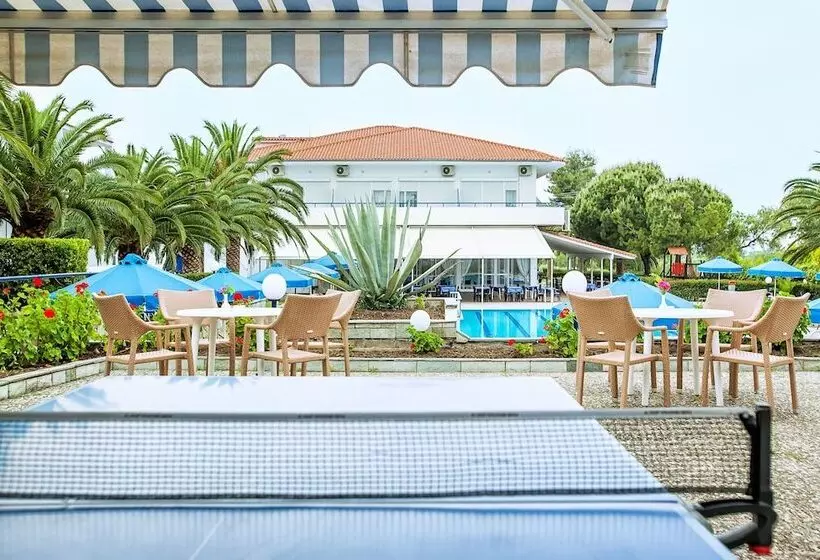 ホテル Xenios Port Marina