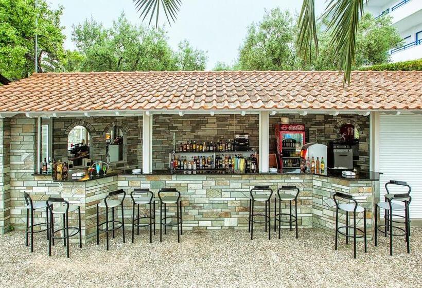 Hotelli Xenios Port Marina