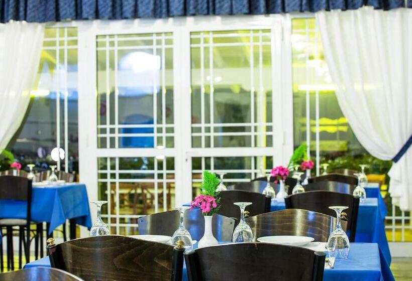 Hotelli Xenios Port Marina