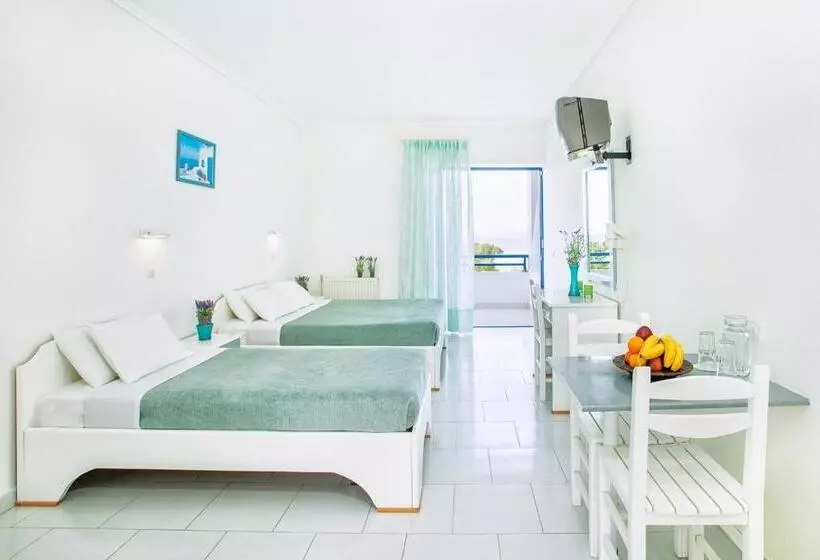 ホテル Xenios Port Marina