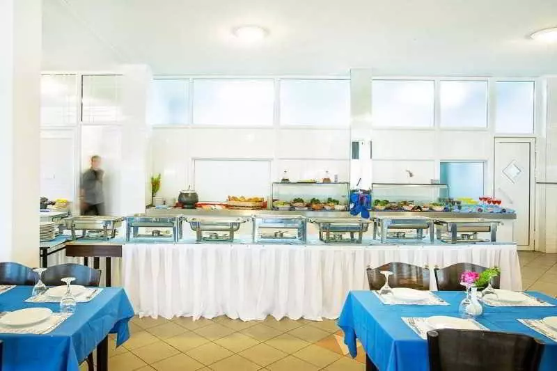 ホテル Xenios Port Marina