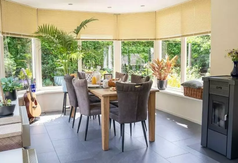 ベッドアンドブレックファースト De Anselier