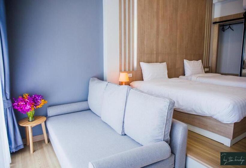 Bed and Breakfast Home By The Bridge