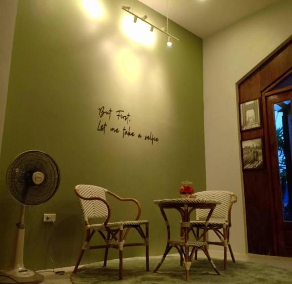 Bed and Breakfast Home By The Bridge