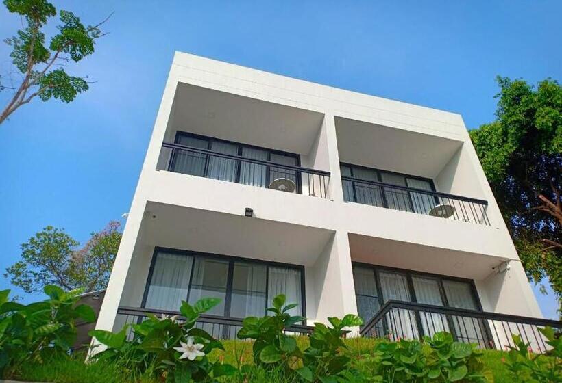 Bed and Breakfast Home By The Bridge