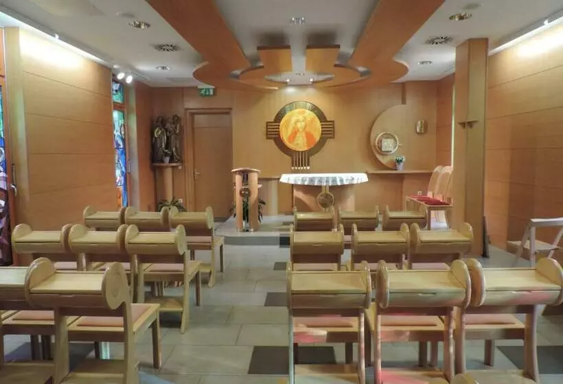 تختخواب و صبحانه Marijin Dom   Retreat House