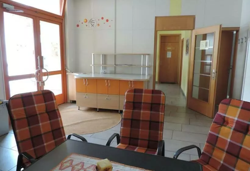 تختخواب و صبحانه Marijin Dom   Retreat House