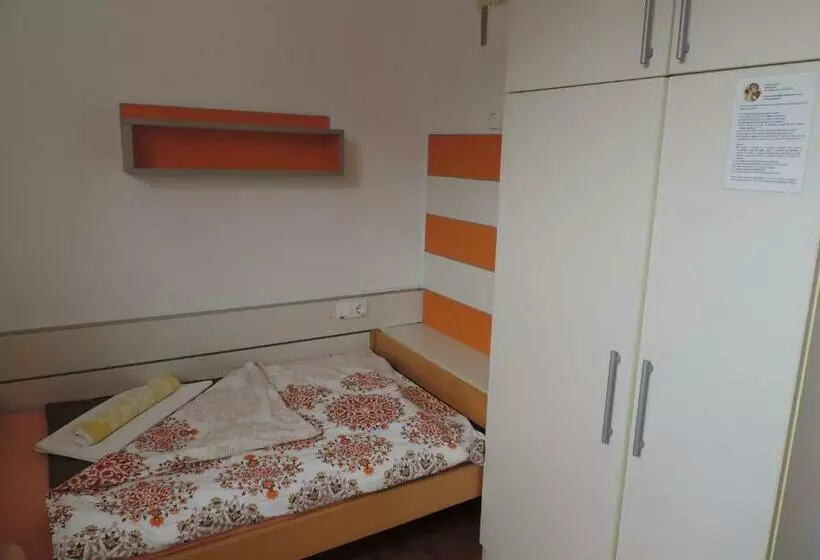 تختخواب و صبحانه Marijin Dom   Retreat House