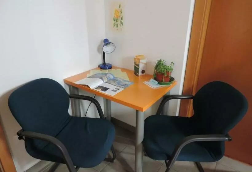 تختخواب و صبحانه Marijin Dom   Retreat House