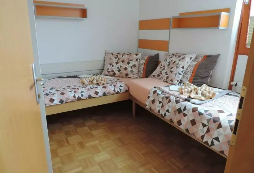 تختخواب و صبحانه Marijin Dom   Retreat House