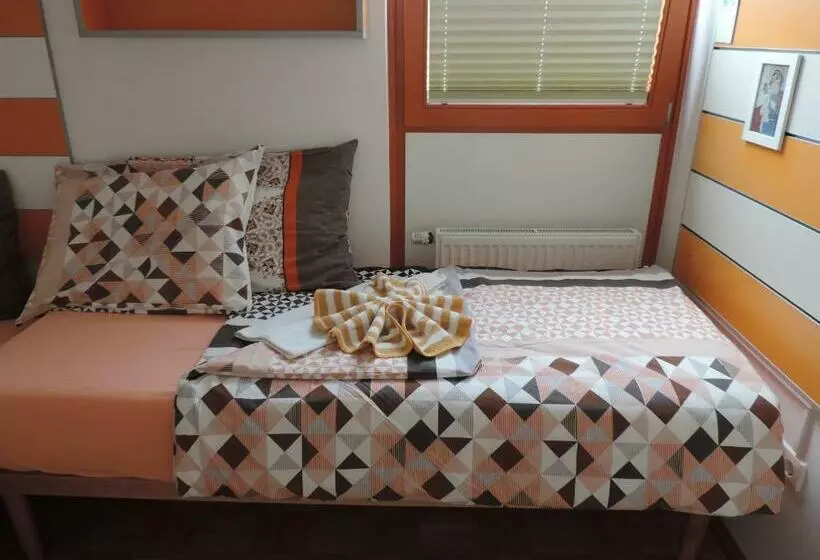 تختخواب و صبحانه Marijin Dom   Retreat House