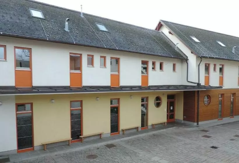 تختخواب و صبحانه Marijin Dom   Retreat House