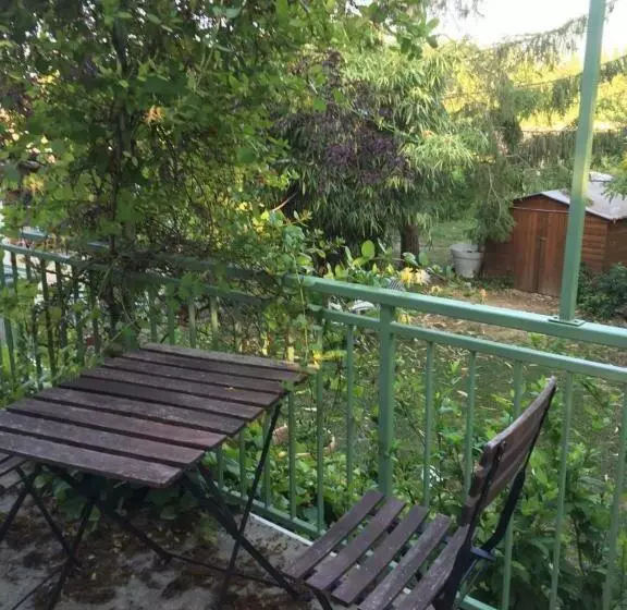 Aamiaismajoitus (B&B) Sous La Tour