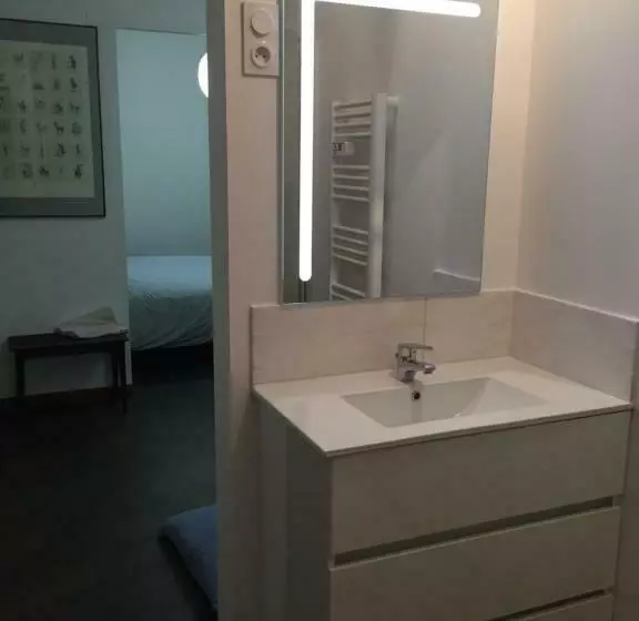 Aamiaismajoitus (B&B) Sous La Tour