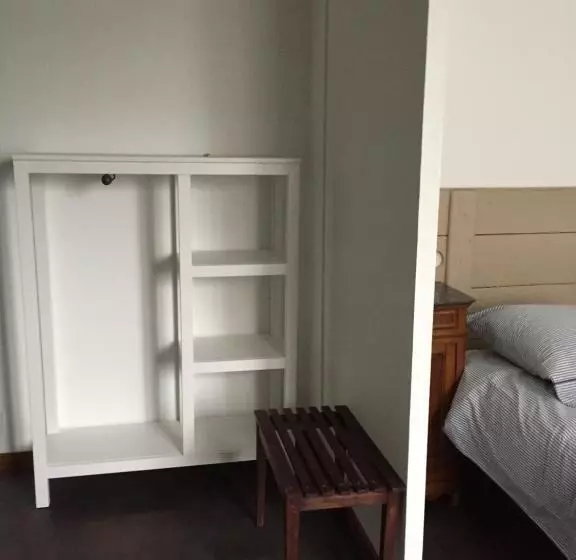 Aamiaismajoitus (B&B) Sous La Tour