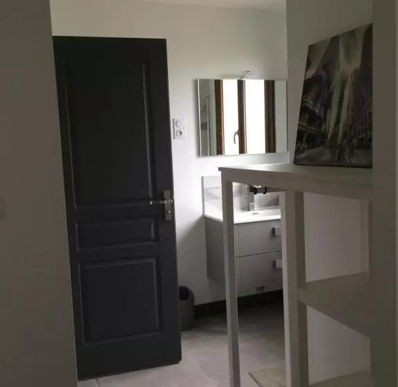 Aamiaismajoitus (B&B) Sous La Tour