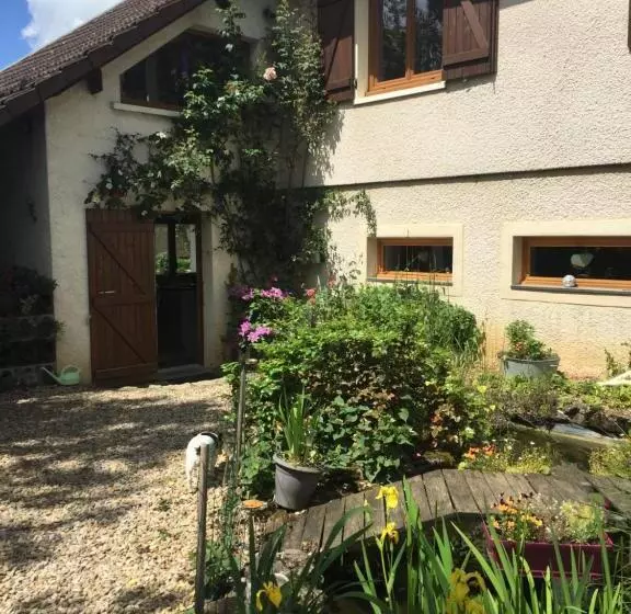 Aamiaismajoitus (B&B) Sous La Tour