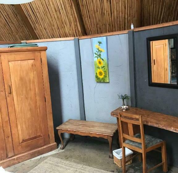 בית מלון כפרי Bare Necessities, Nudist Only Venue Naturist, Clothes Free