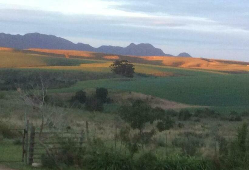 בית מלון כפרי Bare Necessities, Nudist Only Venue Naturist, Clothes Free