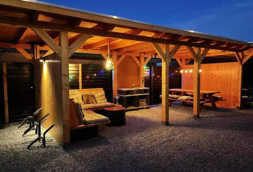 Majatalo Beach House 9