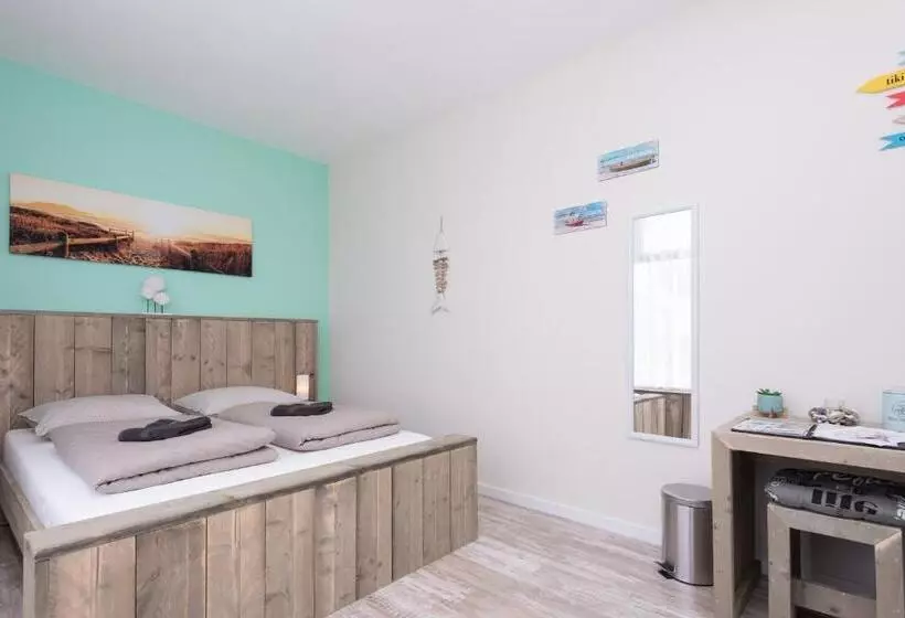 Majatalo Beach House 9