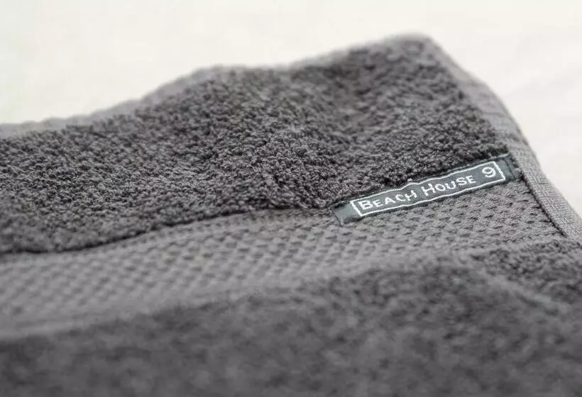 Majatalo Beach House 9