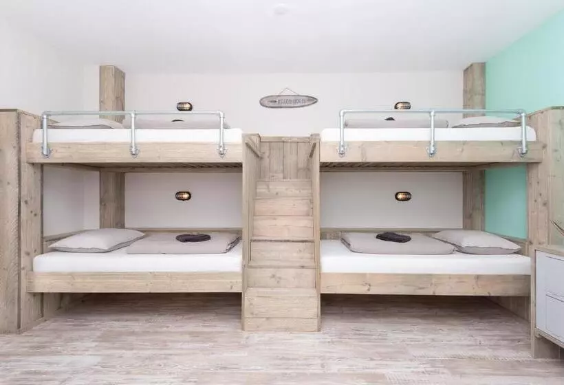 Majatalo Beach House 9