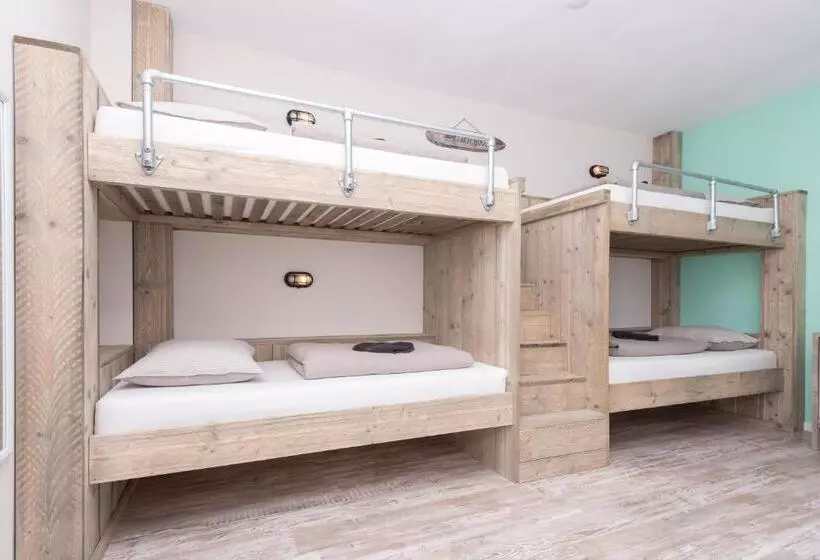 Majatalo Beach House 9