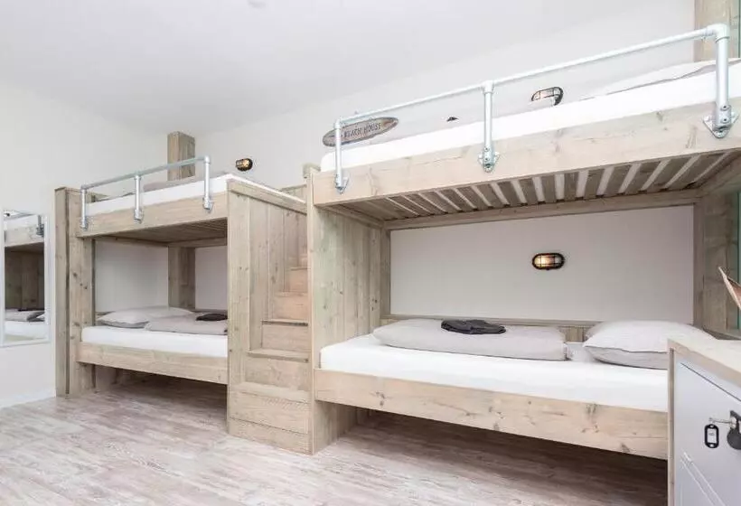 Majatalo Beach House 9