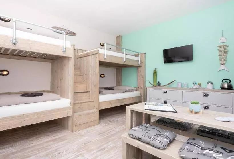 Majatalo Beach House 9