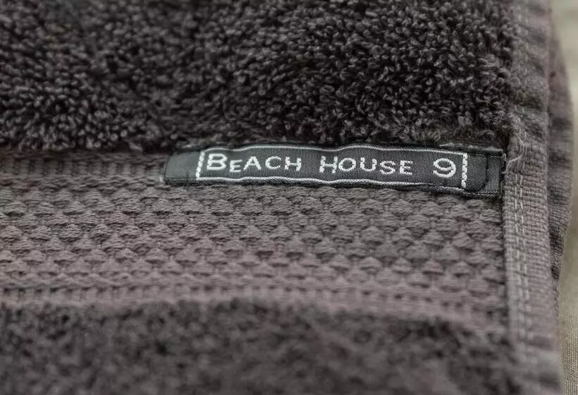 Majatalo Beach House 9