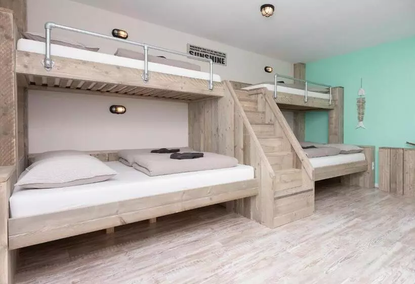 Majatalo Beach House 9