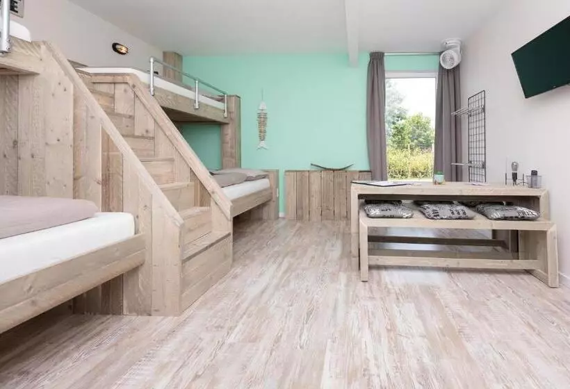 Majatalo Beach House 9