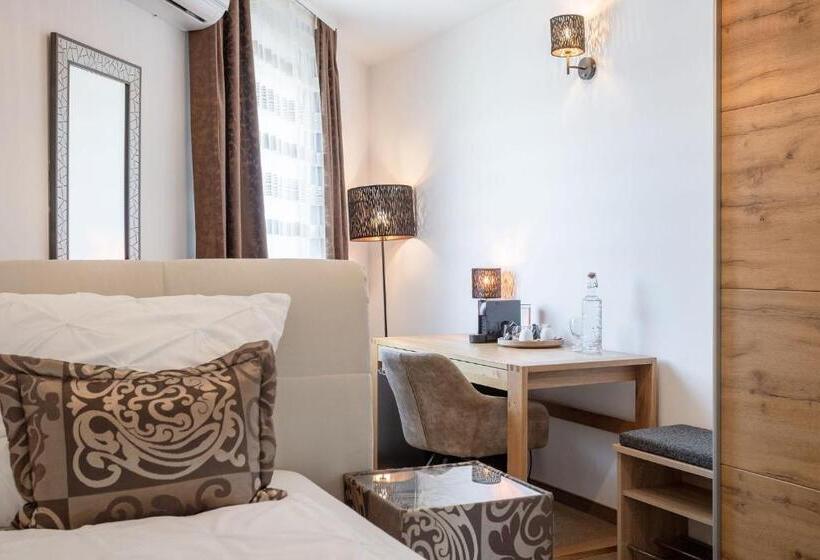 بنسيون Casa Plus