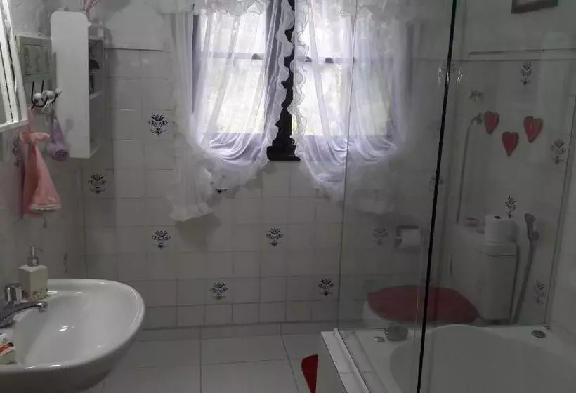 پانسیون Chalé Pinheiro Velho